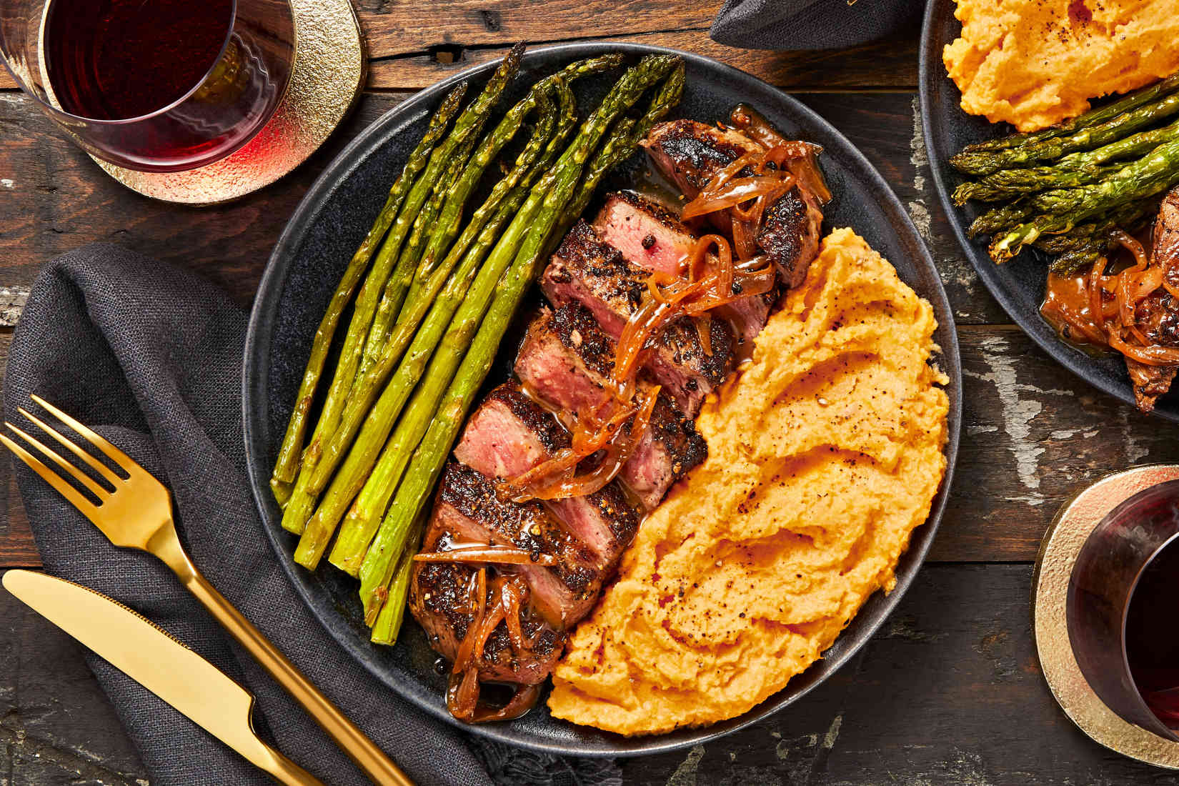 PeppercornCrustedSirloinwithShallotPanSaucewithRoasted