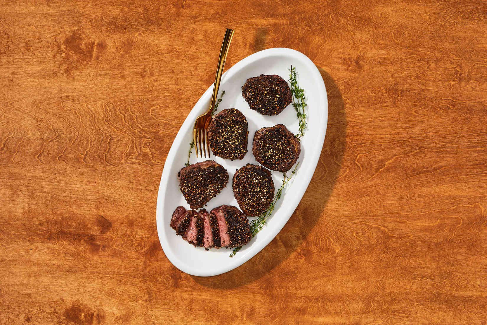 PeppercornCrustedBeefTenderloinwithSherryThymeJus Feel